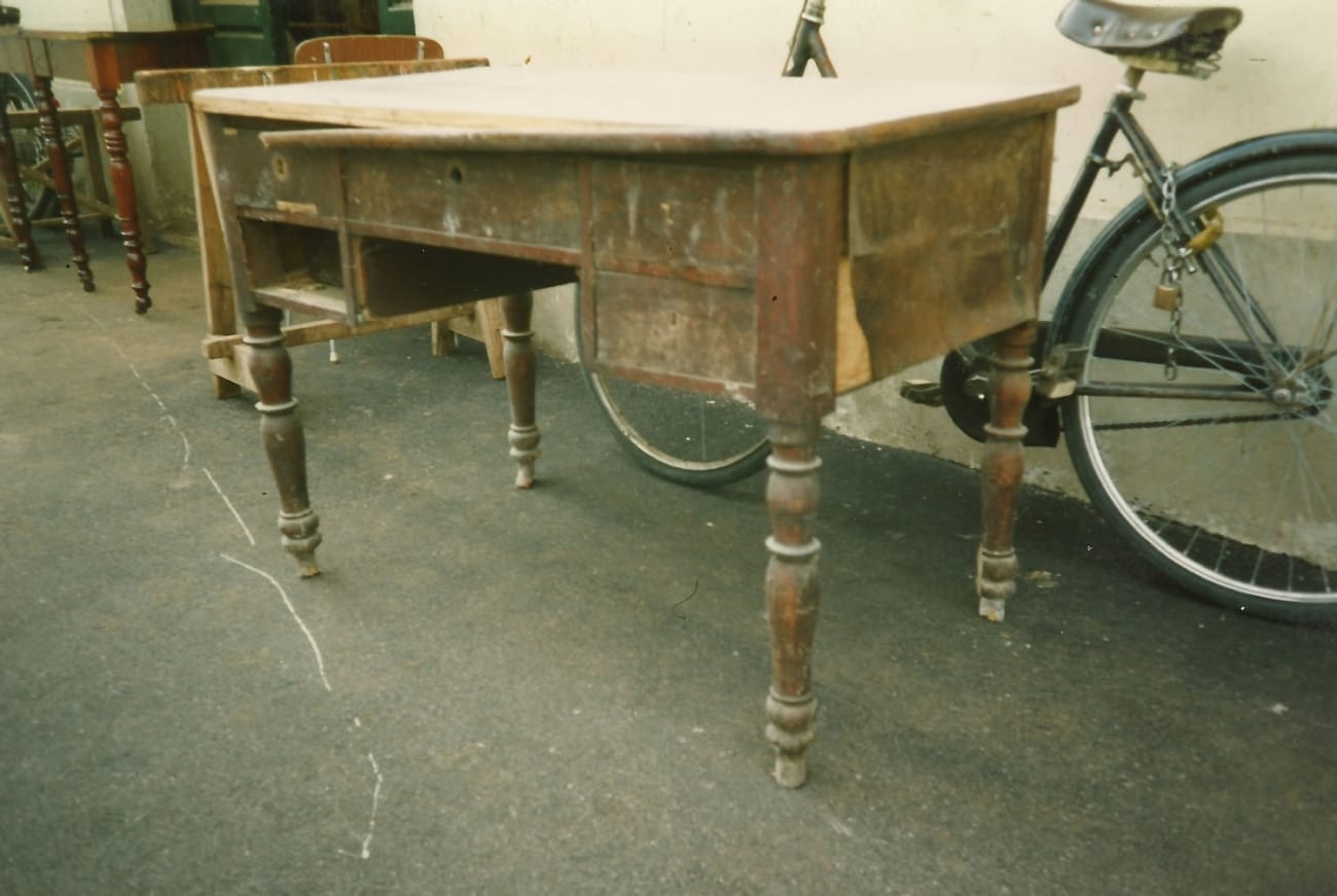 Desk '800 Jane Harman storage and furniture restoration in Florence